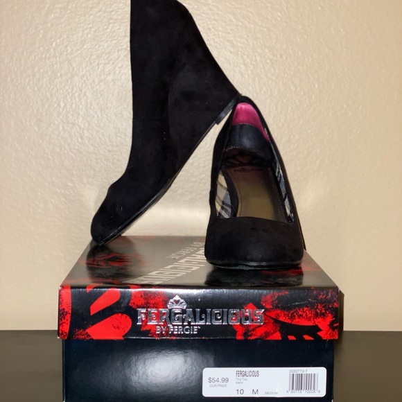 Black wedge heels